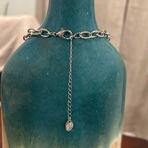 New Boutique Blue Stone Necklace On Silver Chain - Picture 3 of 3